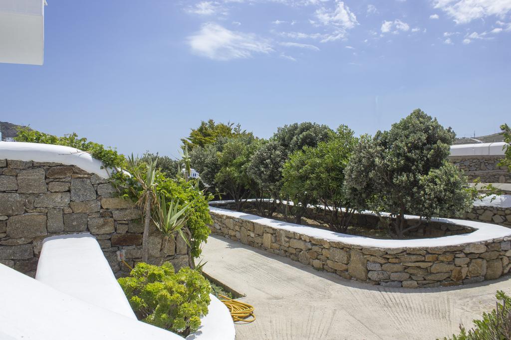 Eleftheria Hotel & Apartments Ornos  Exterior photo